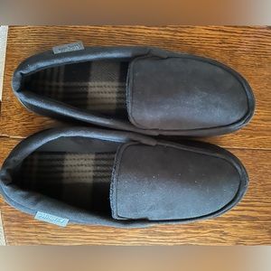 Super comfy Magic men’s slippers